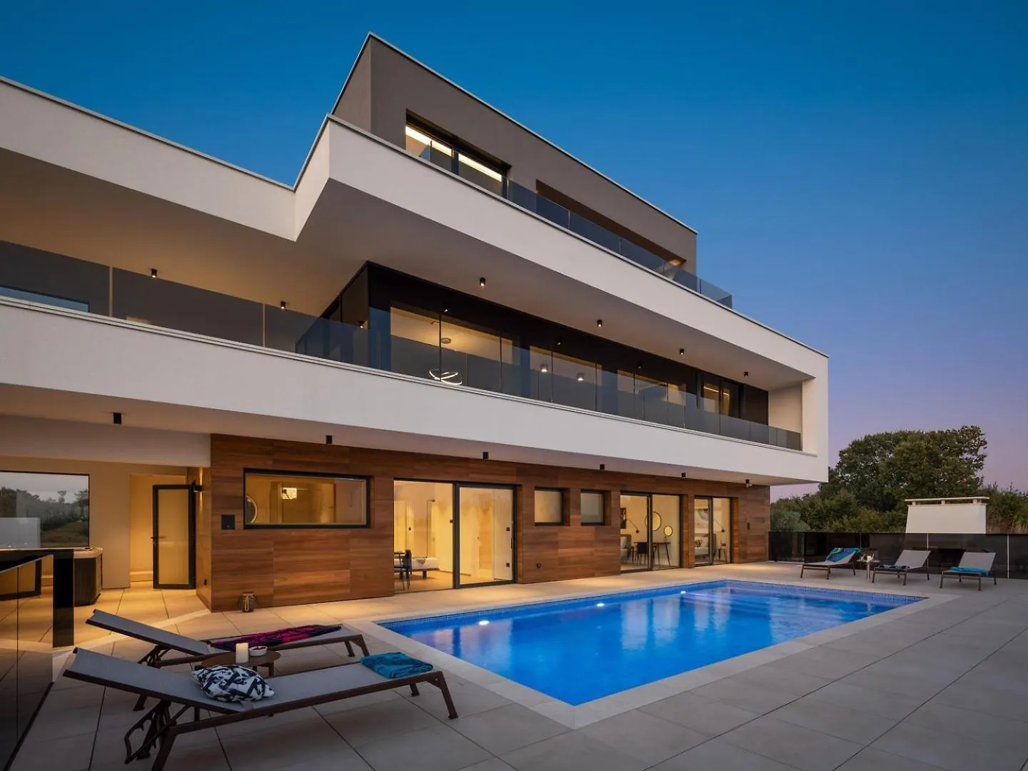 Villa Old Olive VI By Vivi Rent ボドニャン